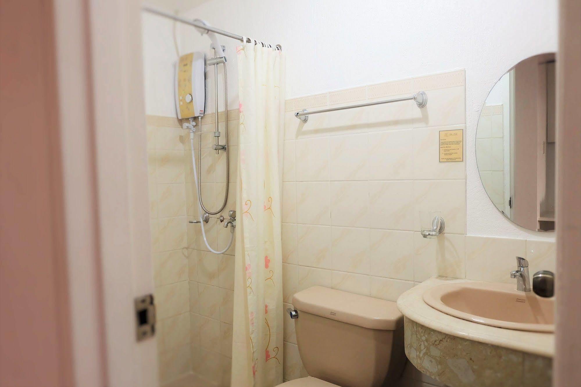 Vive Hotel 马卡蒂 外观 照片